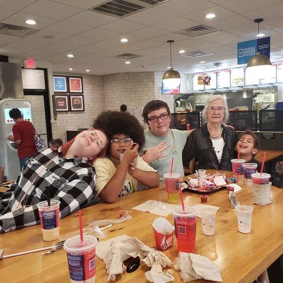 Meet The Posher - Picture 5 of 5